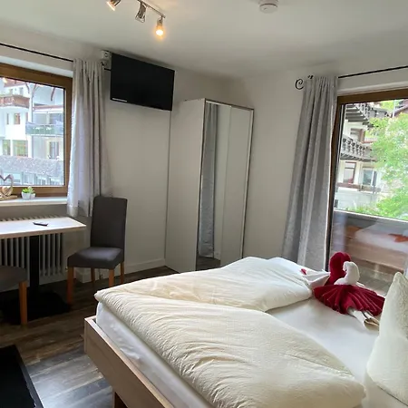 Jagerhof Guest house *